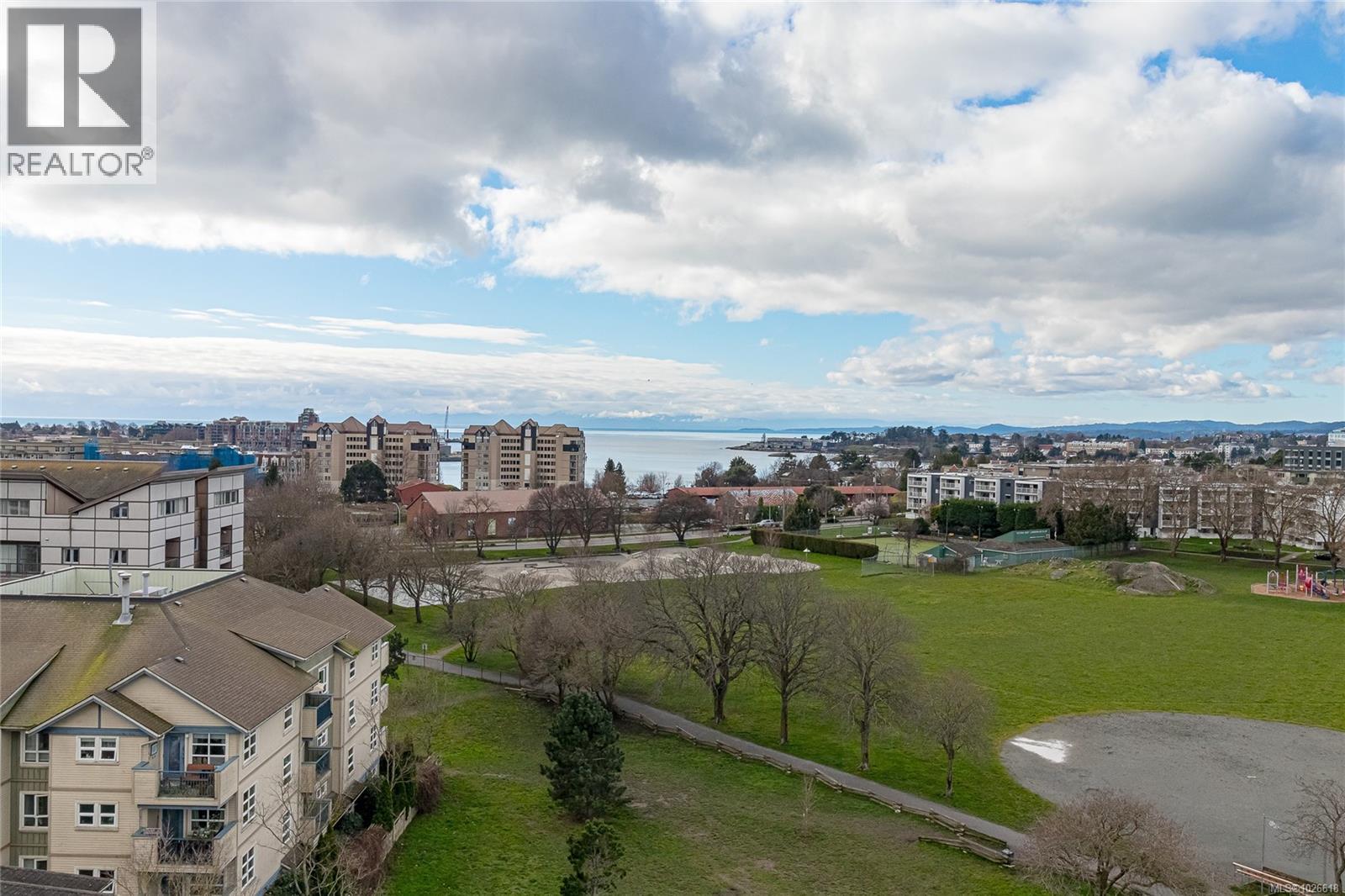 #1005 160 WILSON ST - 31