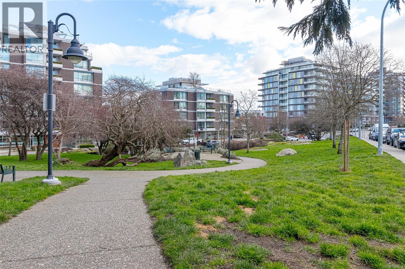 #1005 160 WILSON ST - 41