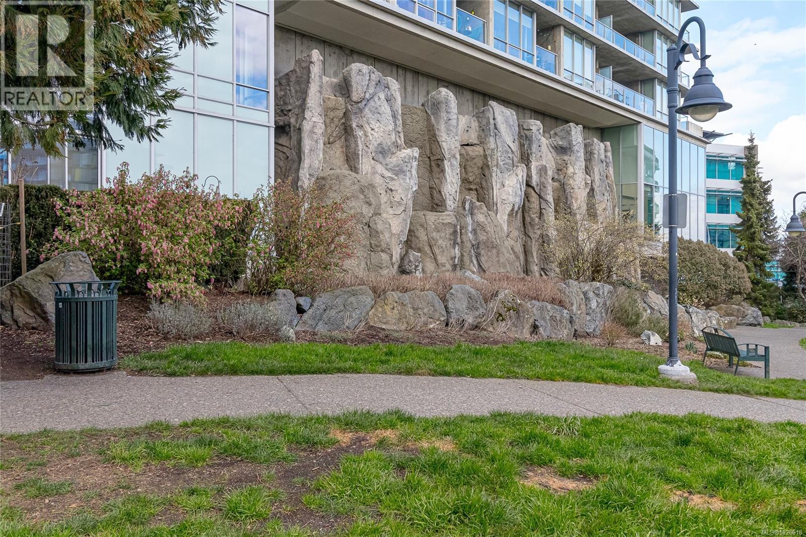 #1005 160 WILSON ST - 42