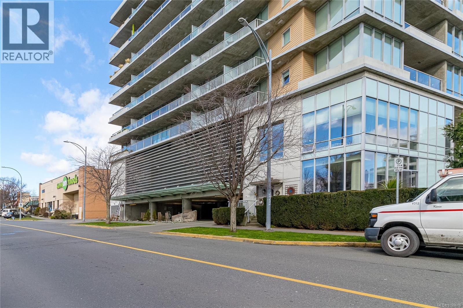 #1005 160 WILSON ST - 5