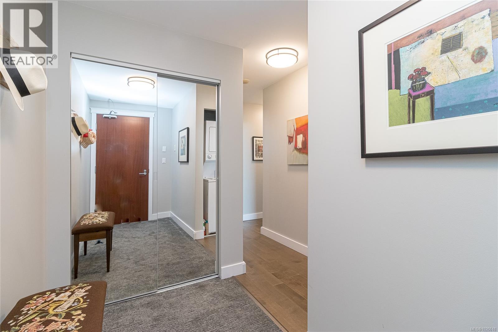 #1005 160 WILSON ST - 9