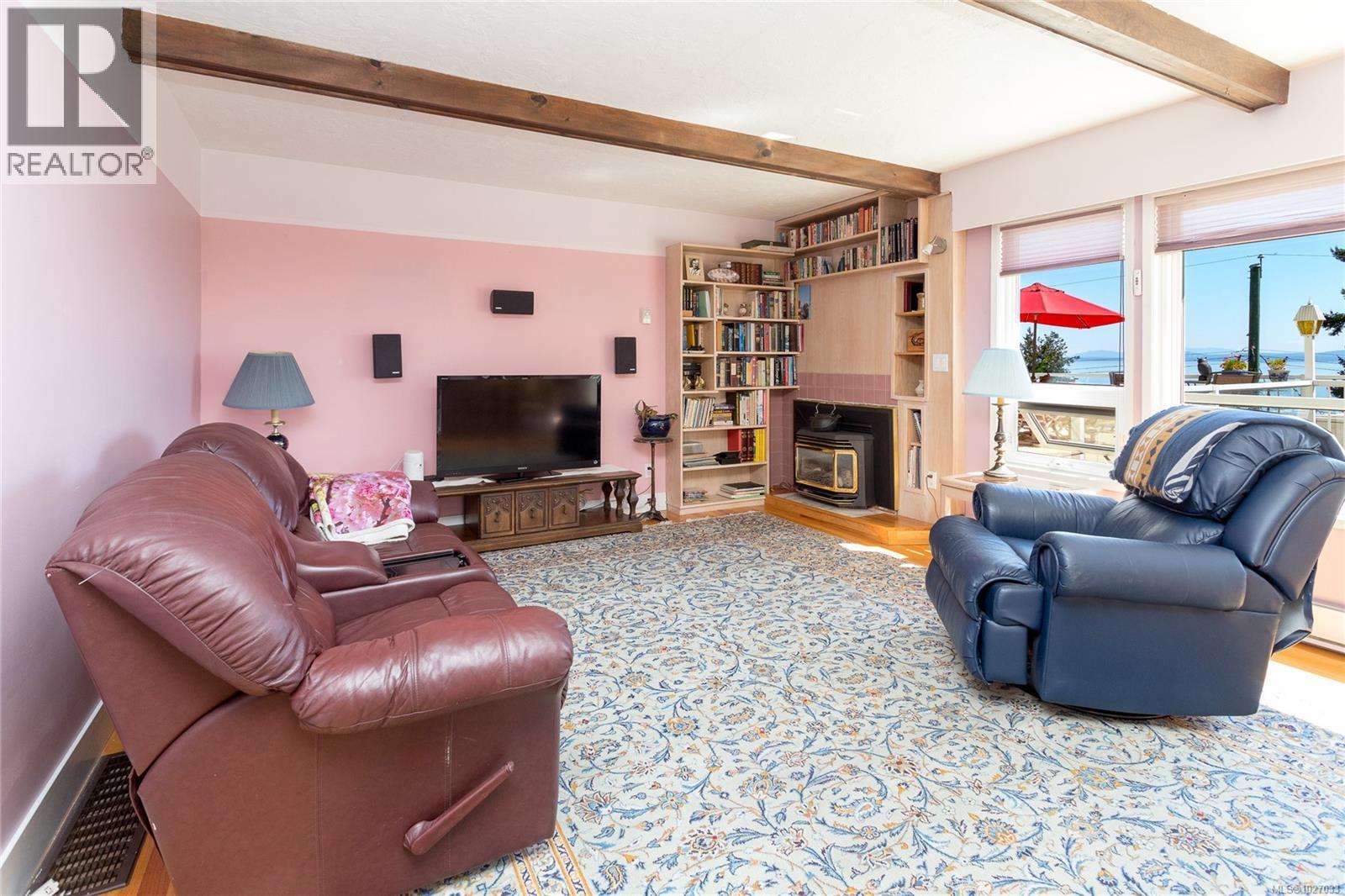  4964 Lochside Drive, Saanich