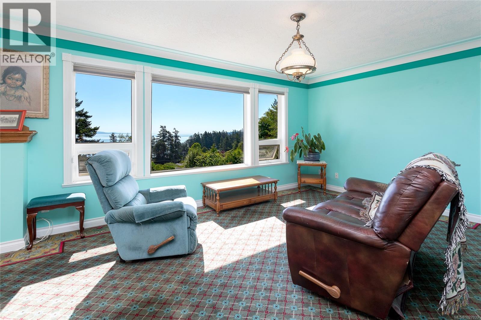  4964 Lochside Drive, Saanich