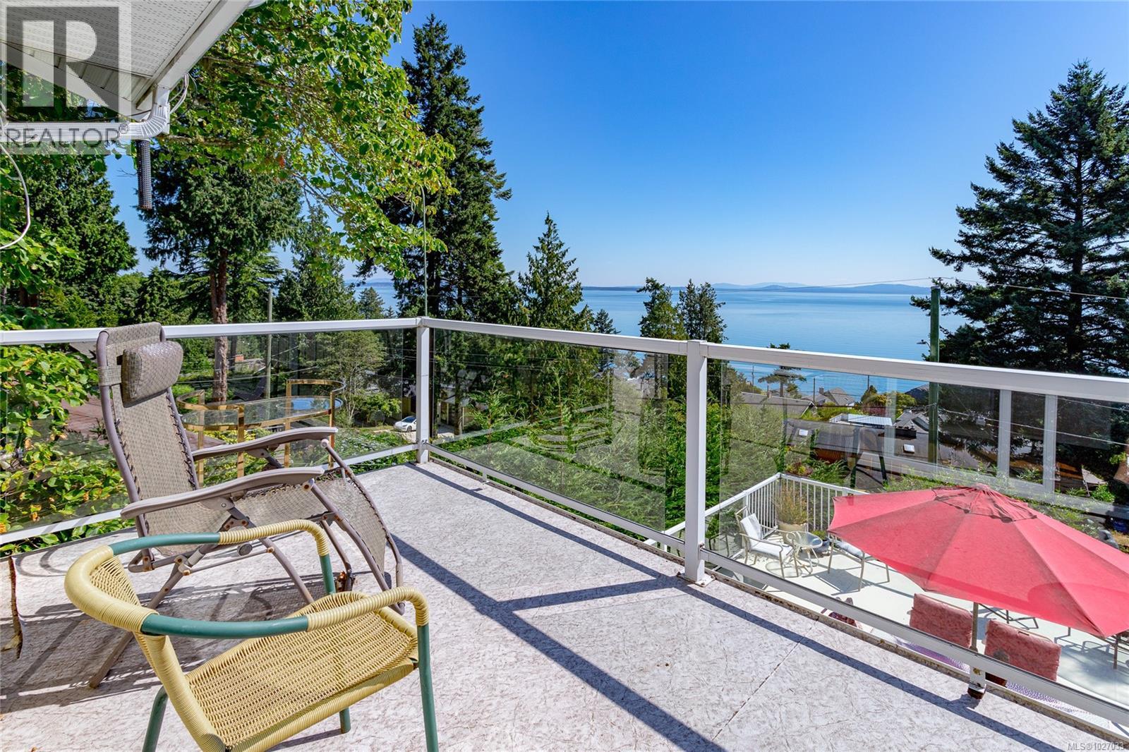  4964 Lochside Drive, Saanich