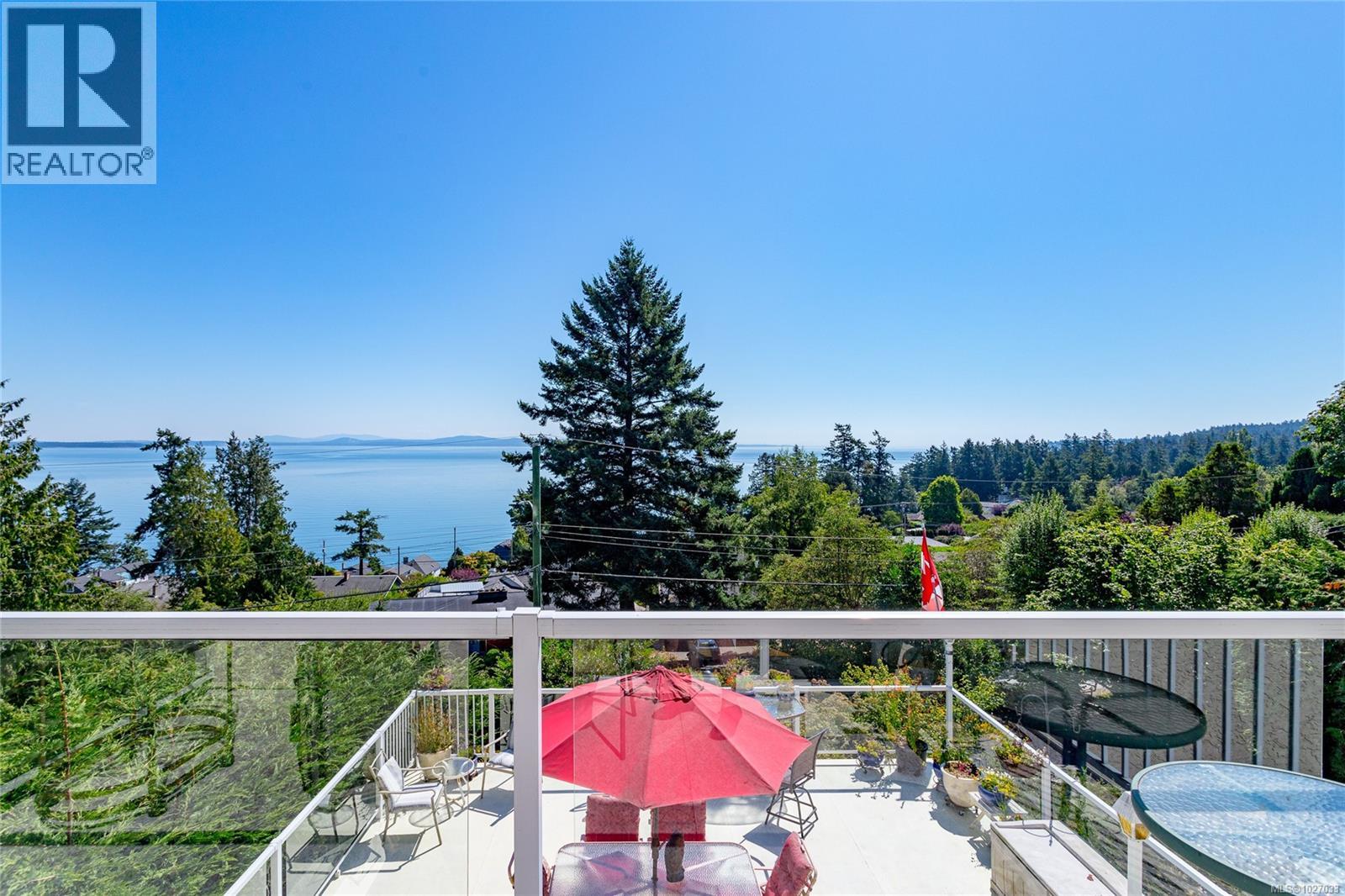  4964 Lochside Drive, Saanich