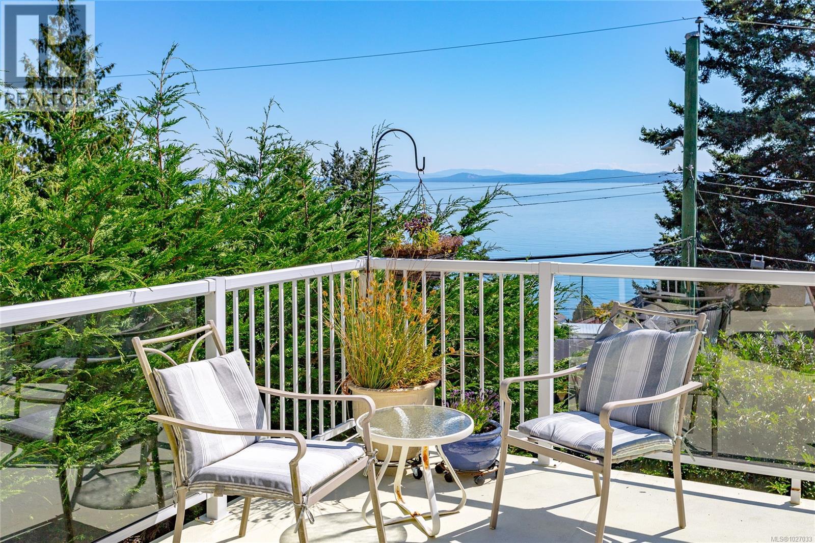  4964 Lochside Drive, Saanich