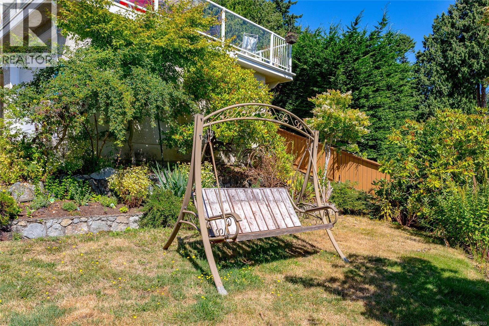  4964 Lochside Drive, Saanich