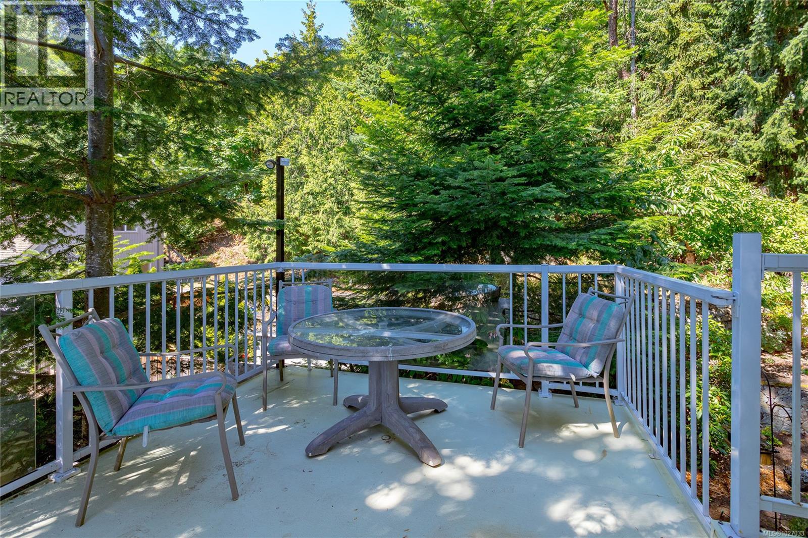 4964 Lochside Drive, Saanich