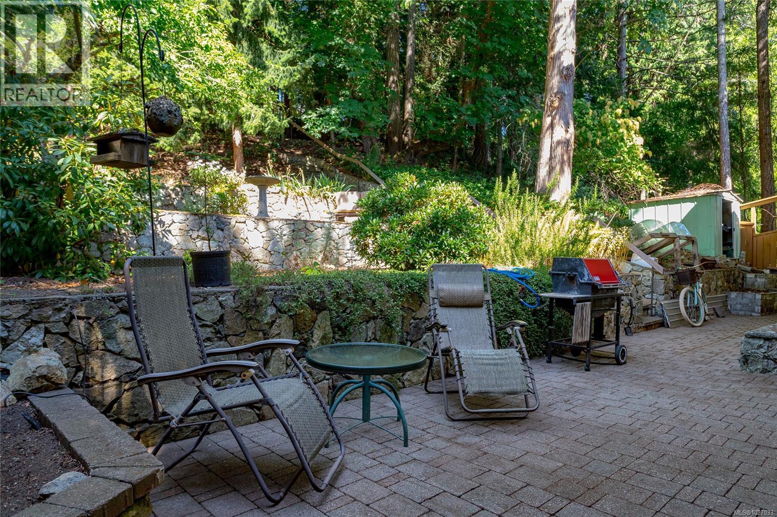  4964 Lochside Drive, Saanich