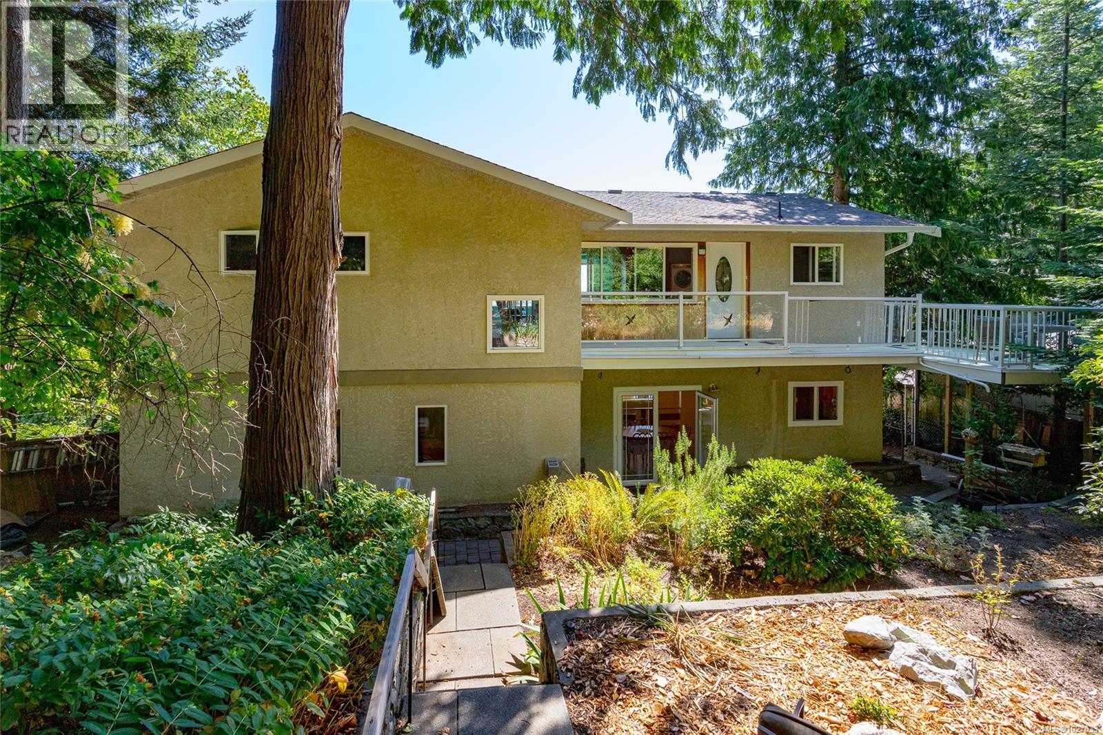  4964 Lochside Drive, Saanich