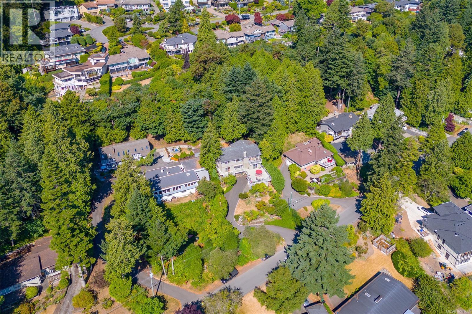  4964 Lochside Drive, Saanich