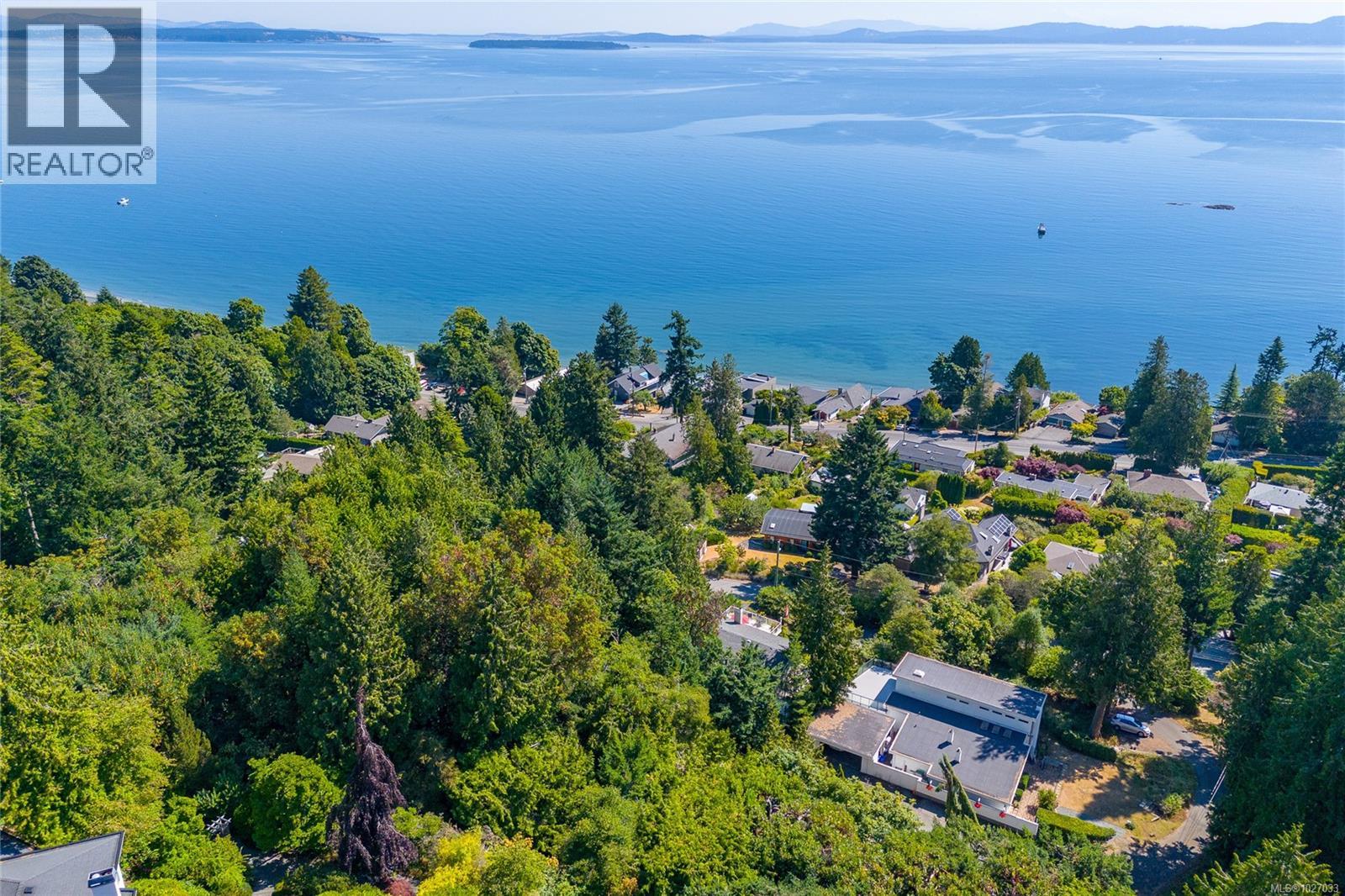  4964 Lochside Drive, Saanich