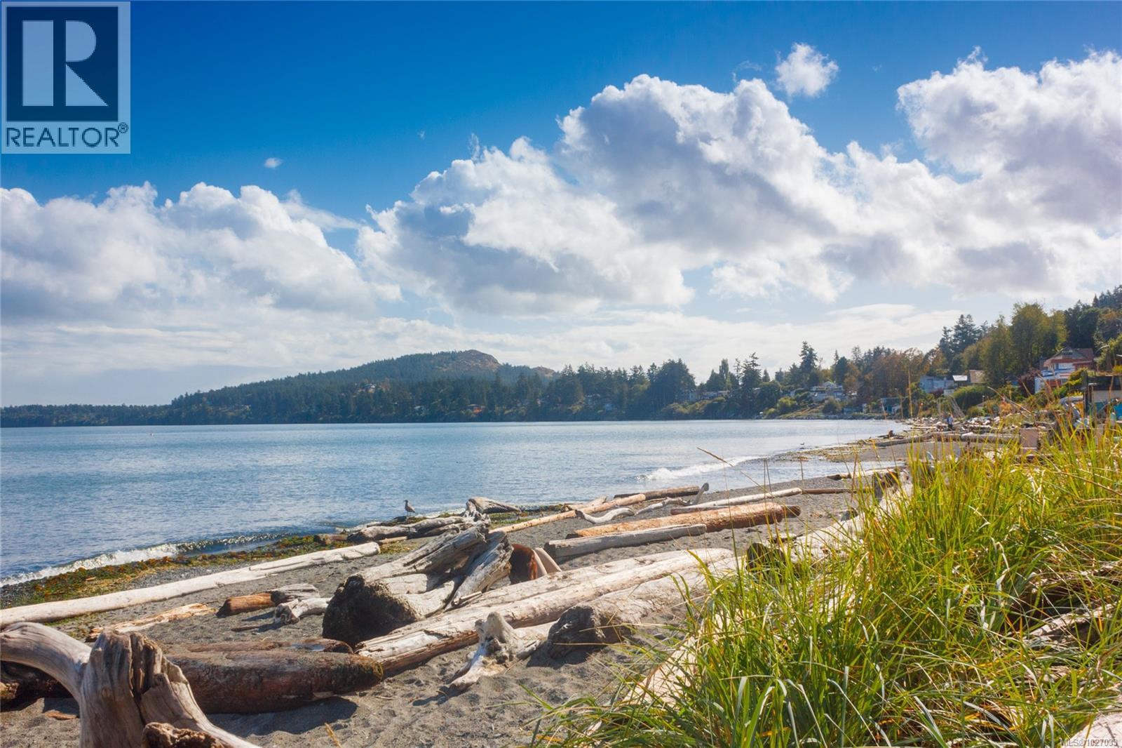  4964 Lochside Drive, Saanich