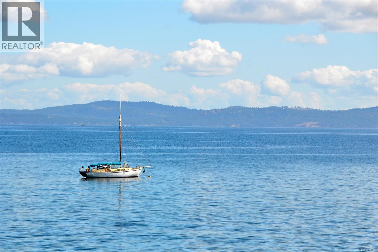  4964 Lochside Drive, Saanich