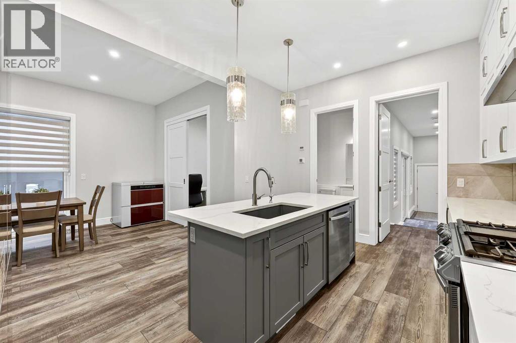 Single Family House for Sale in  Rock Lake View NW Rocky Ridge Calgary 