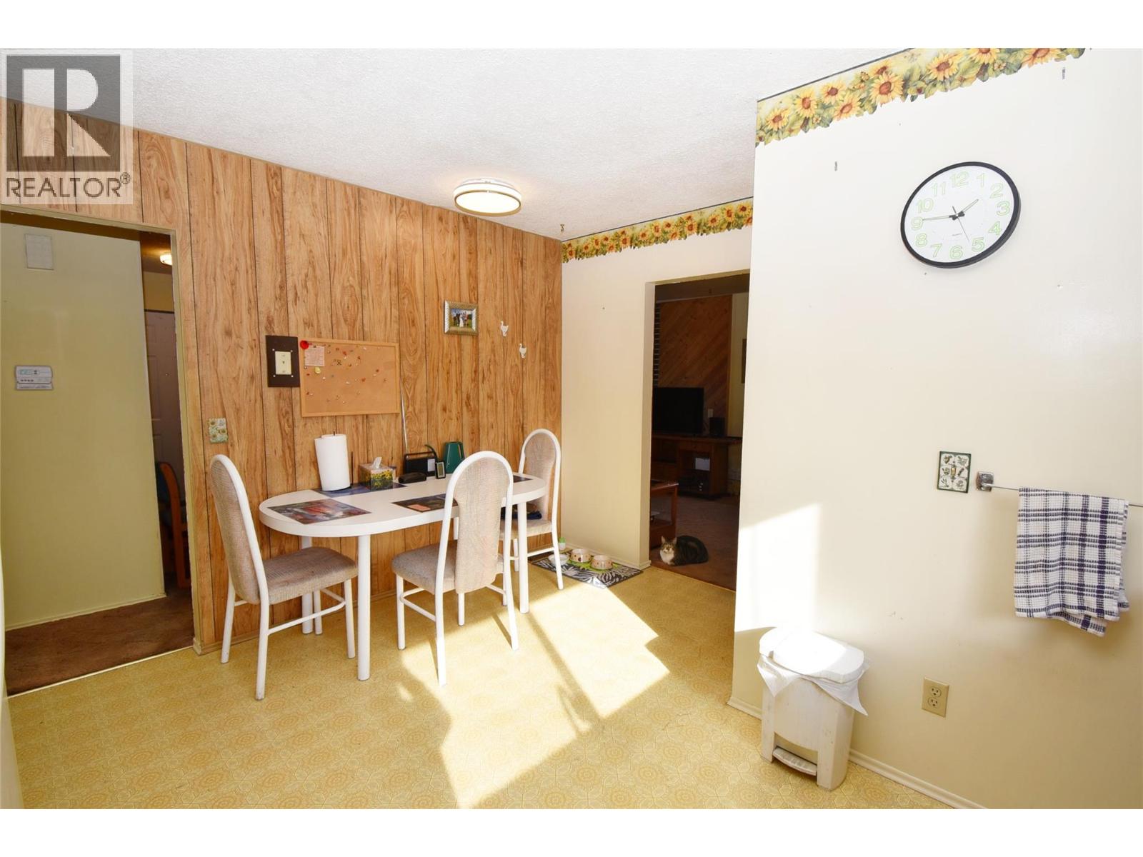  2004 20 Avenue, Vernon