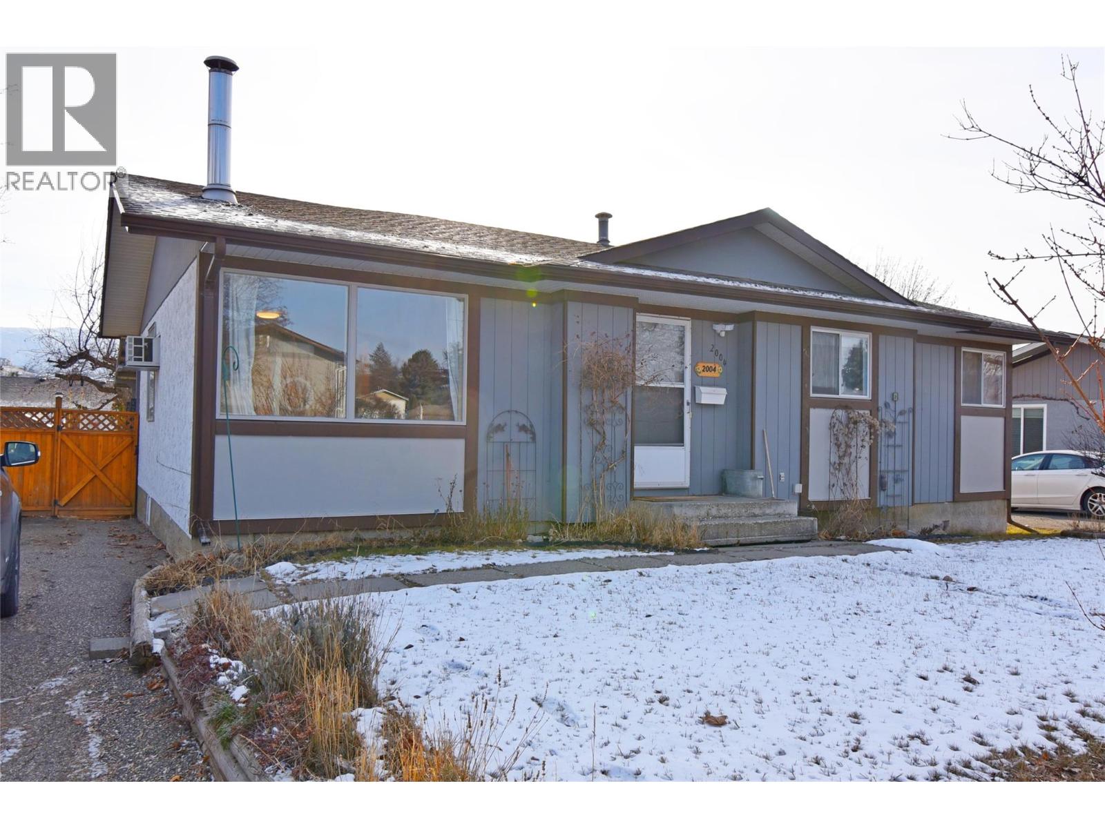  2004 20 Avenue, Vernon