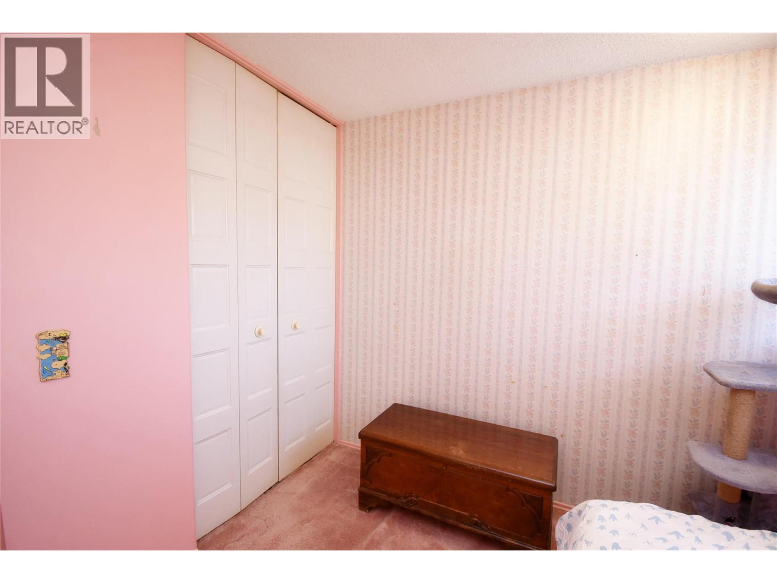  2004 20 Avenue, Vernon