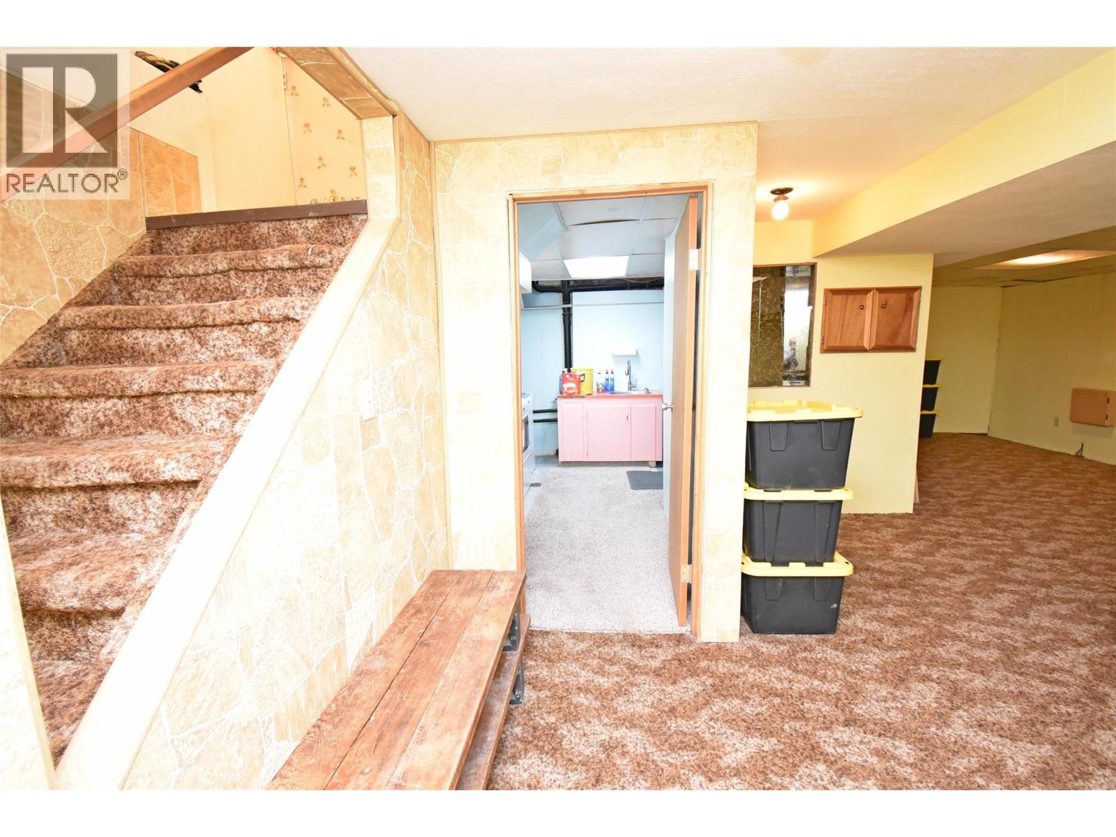  2004 20 Avenue, Vernon