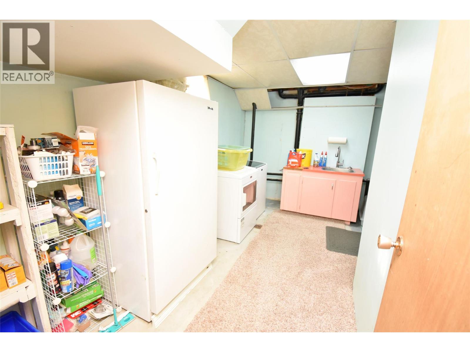  2004 20 Avenue, Vernon