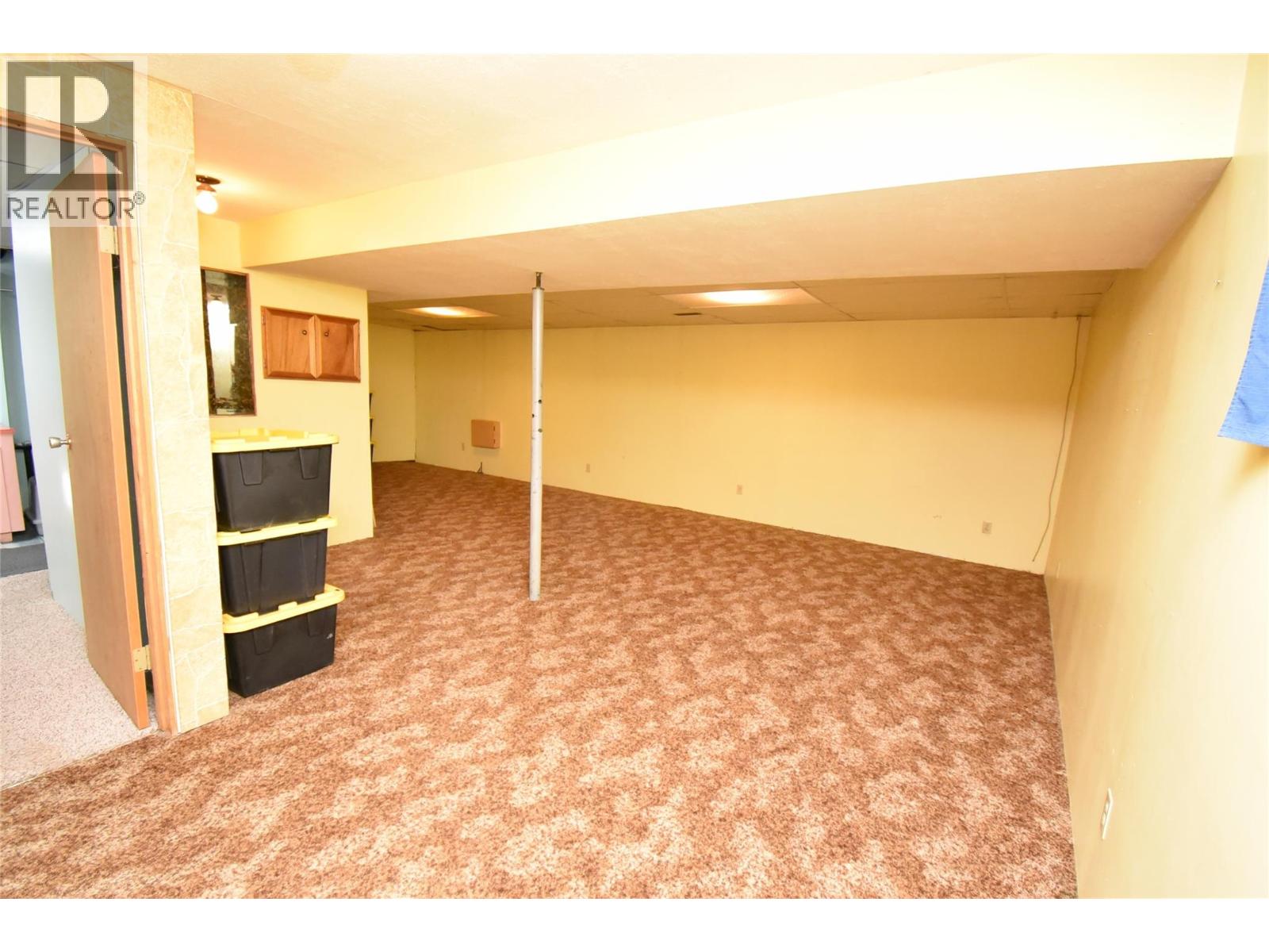  2004 20 Avenue, Vernon