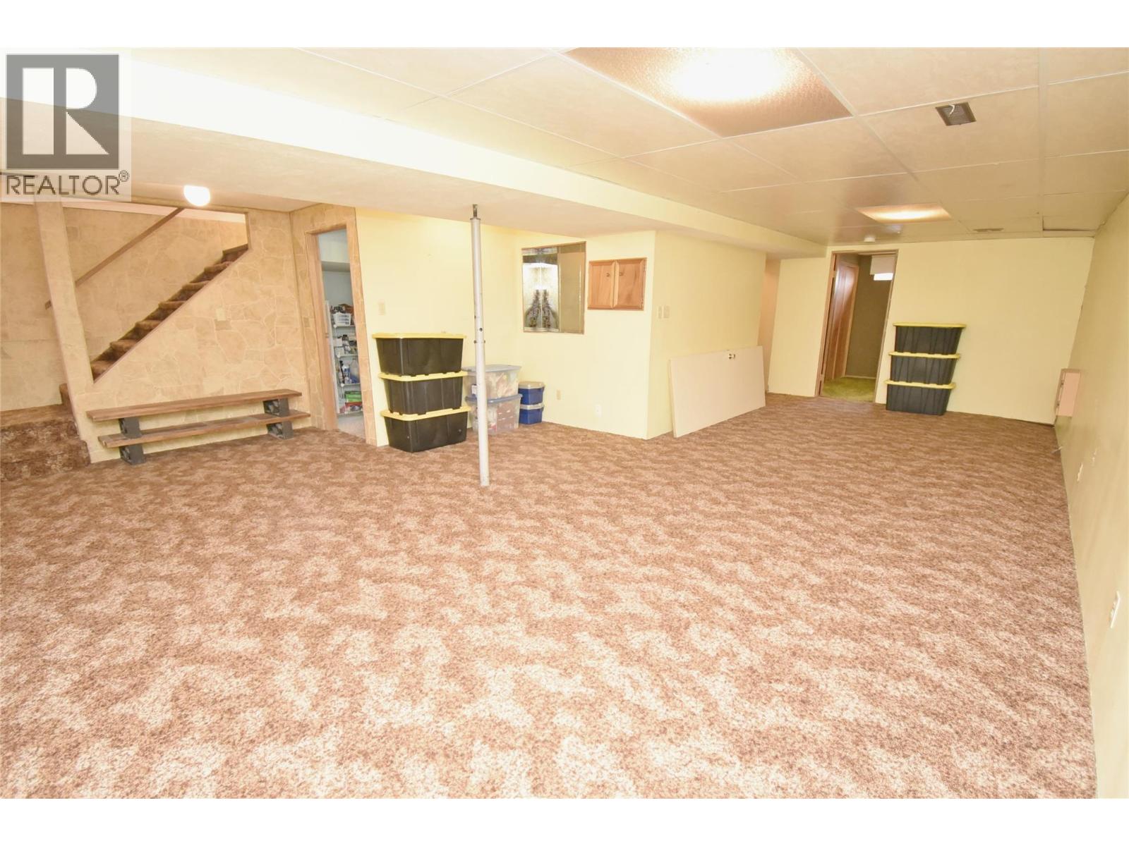  2004 20 Avenue, Vernon