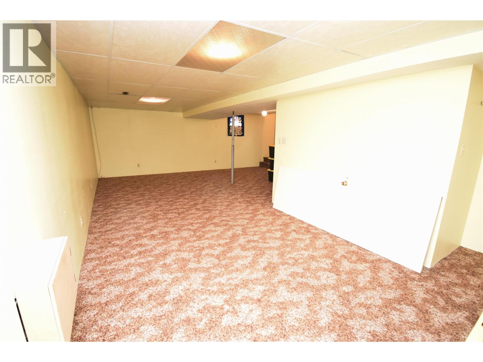  2004 20 Avenue, Vernon