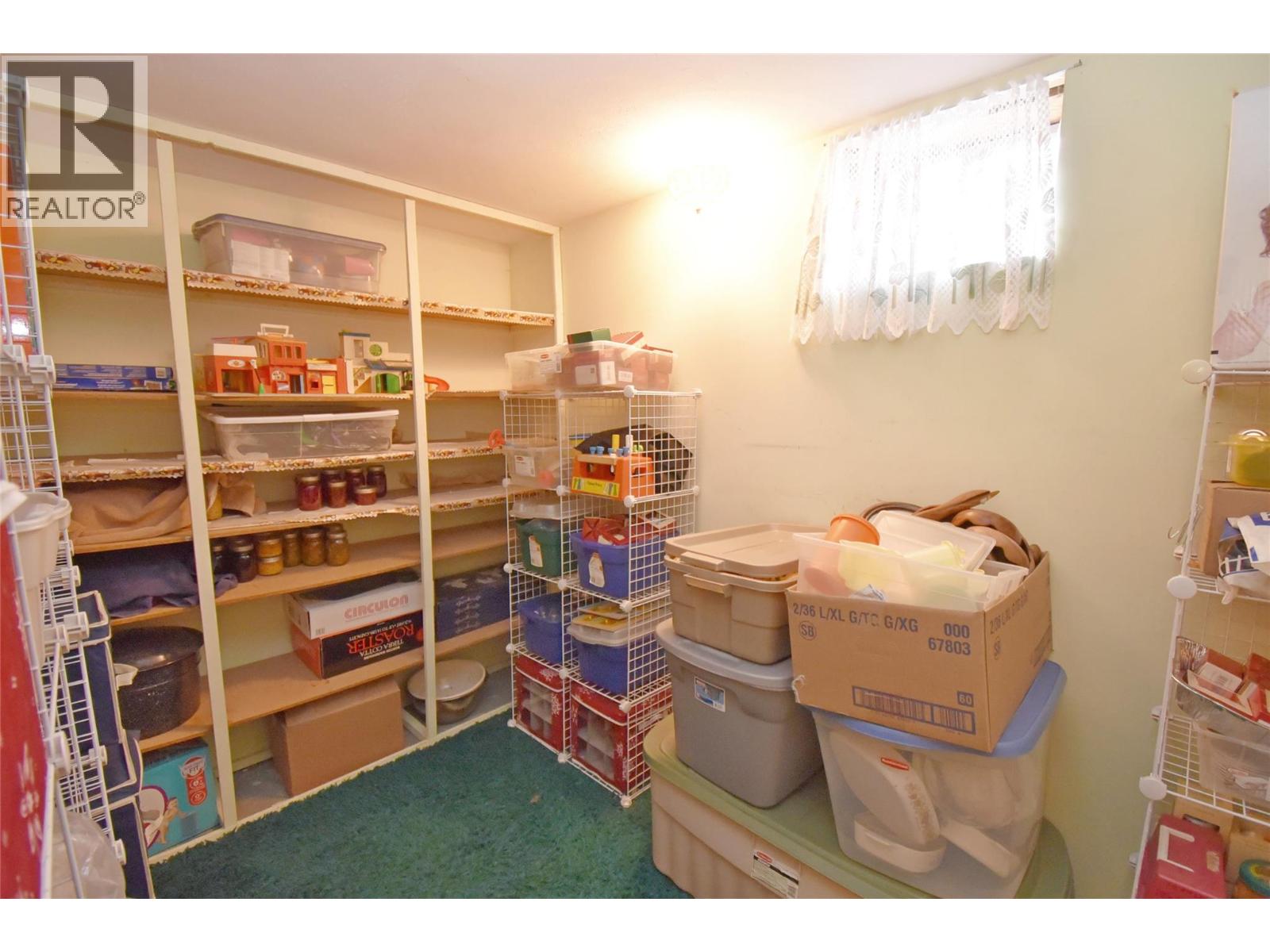  2004 20 Avenue, Vernon