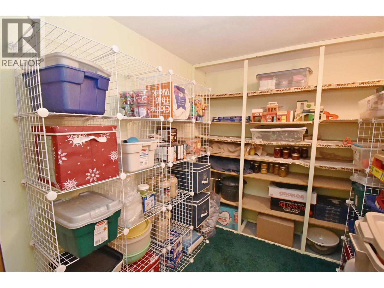  2004 20 Avenue, Vernon