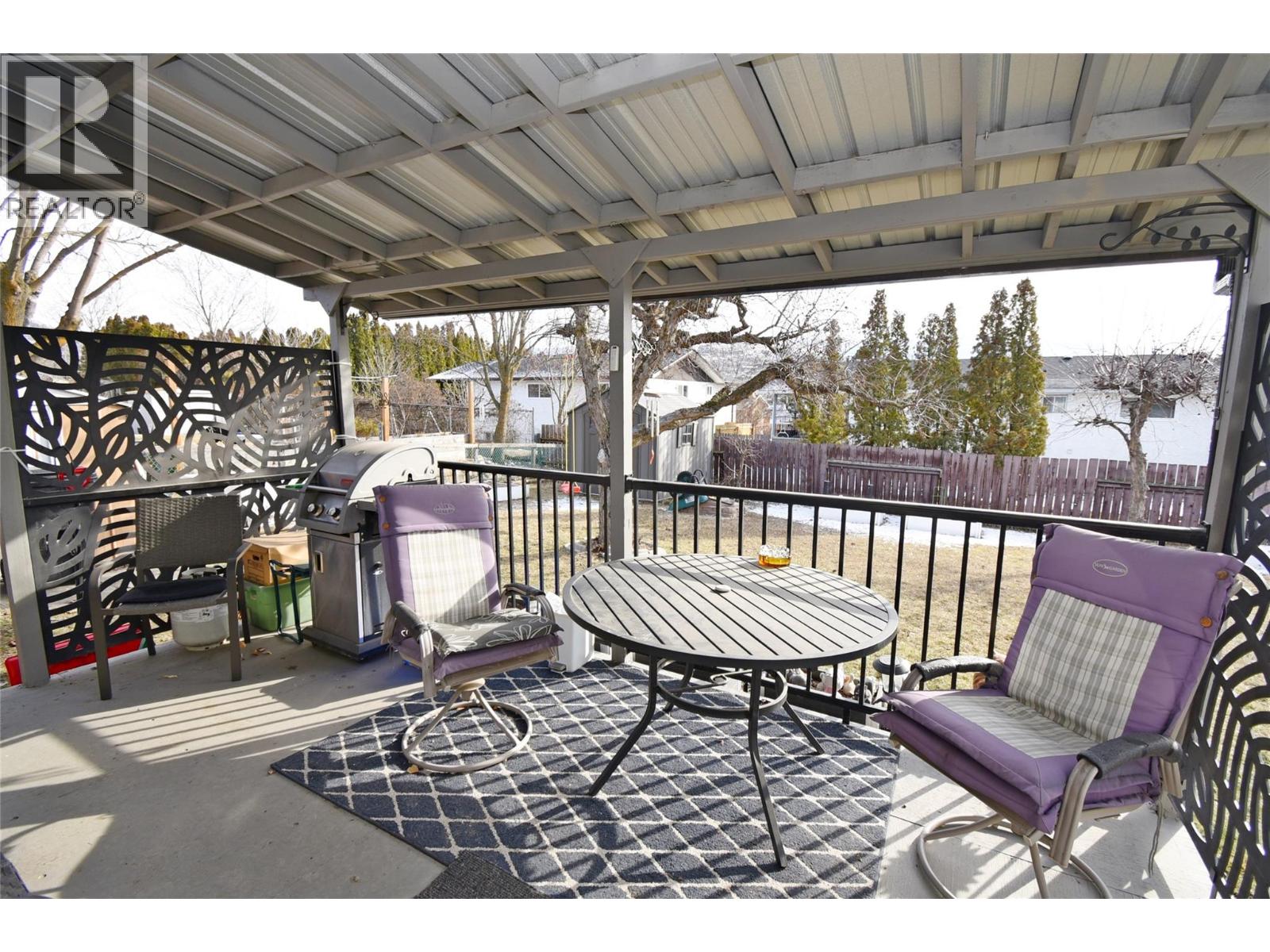  2004 20 Avenue, Vernon