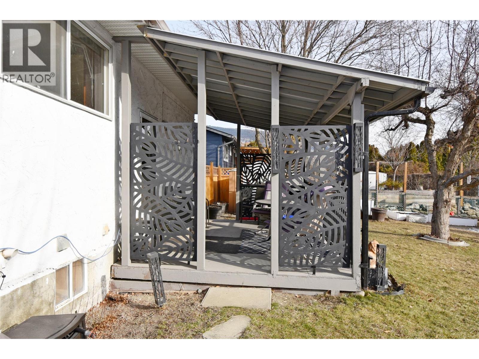  2004 20 Avenue, Vernon