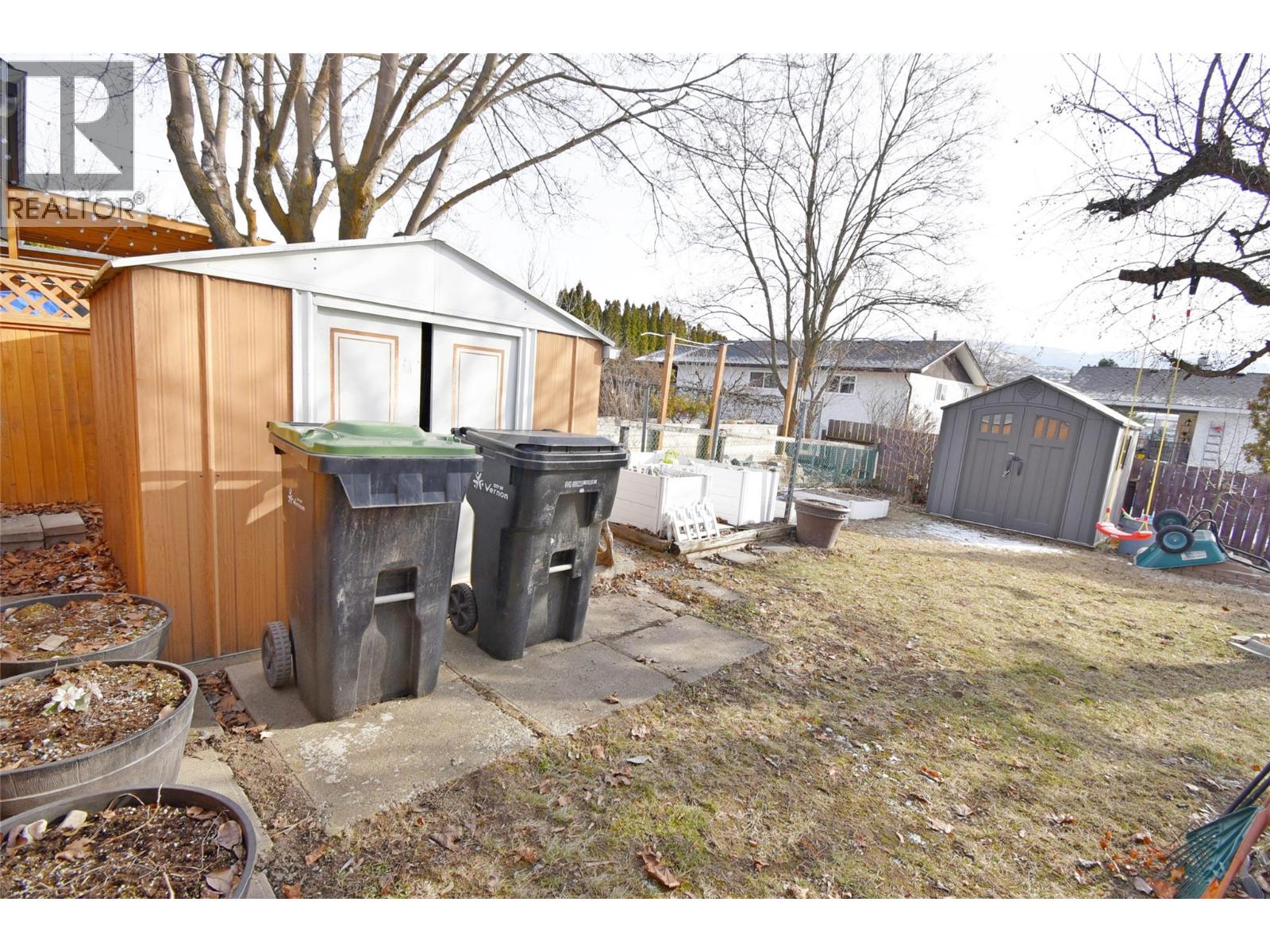  2004 20 Avenue, Vernon