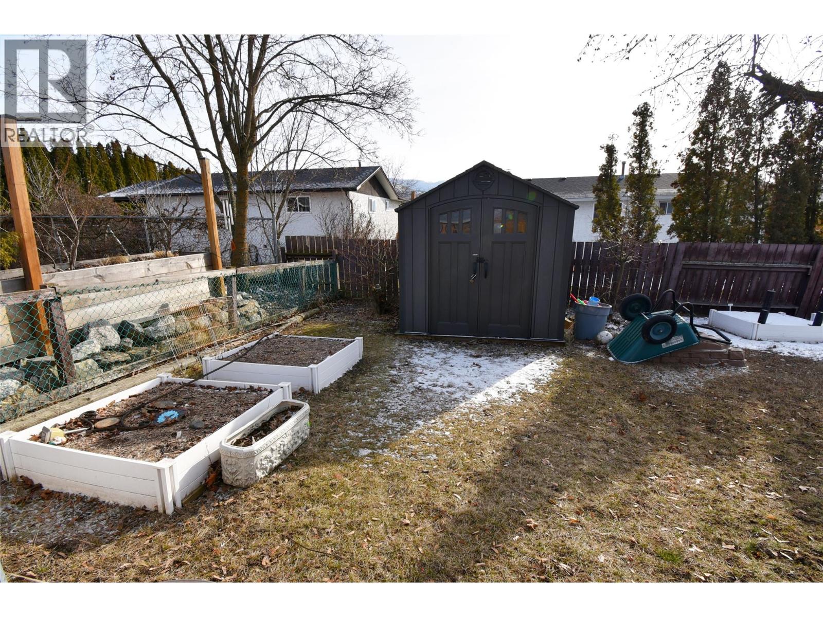  2004 20 Avenue, Vernon