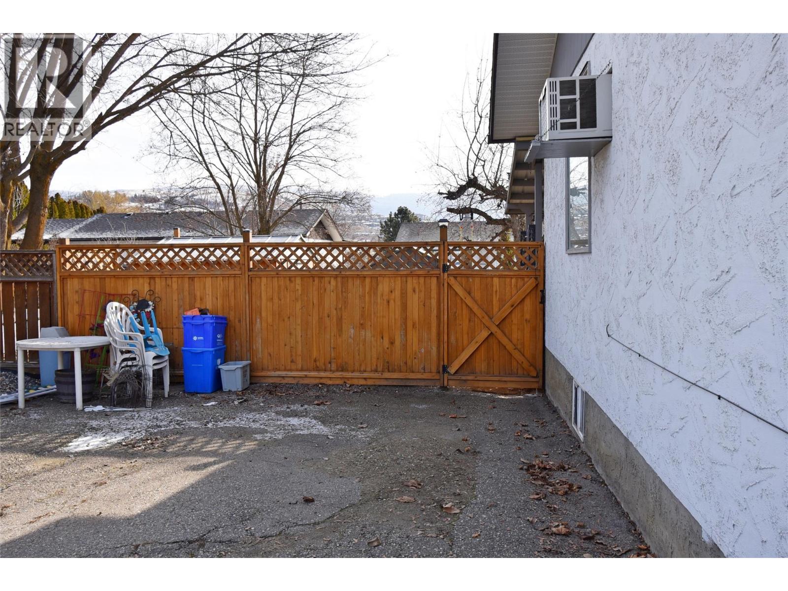 2004 20 Avenue - 67