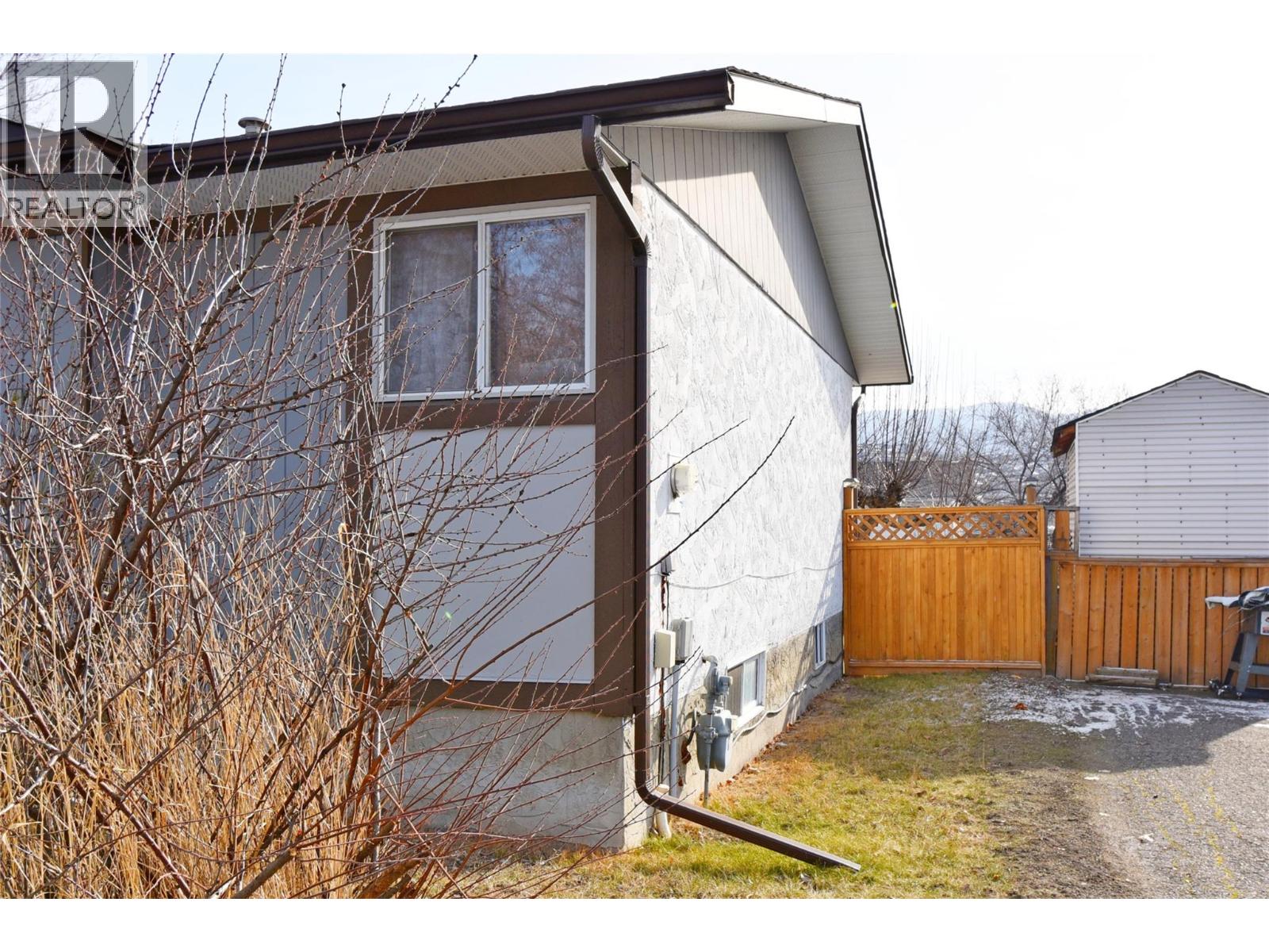  2004 20 Avenue, Vernon