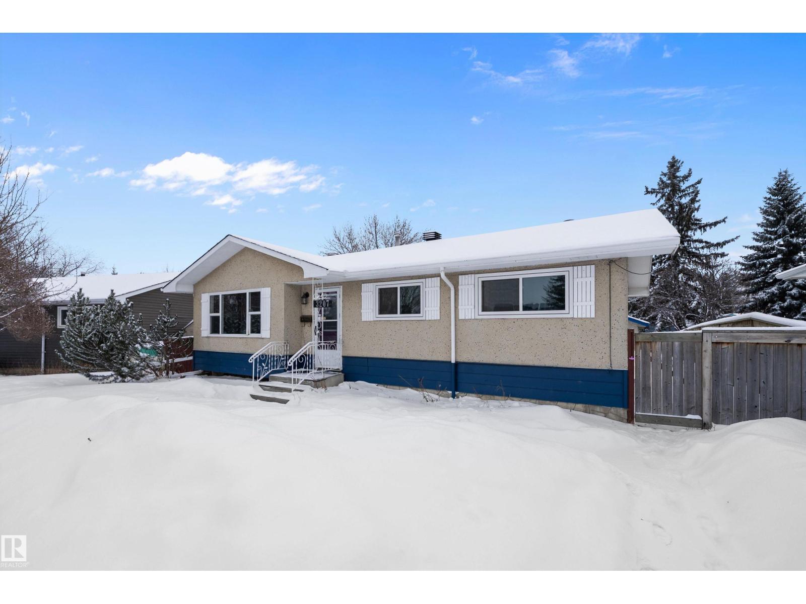 3207 107 AV NW - Photo 2 of 54, Edmonton, Alberta