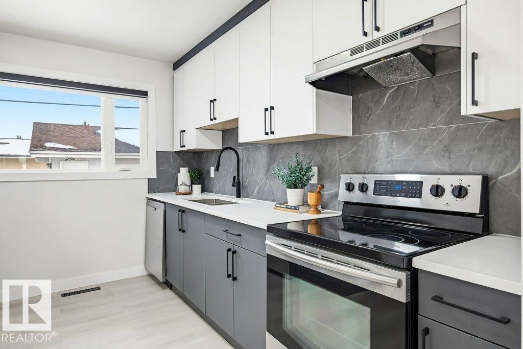 16206 83 AV NW - Photo 2 of 53, Edmonton, Alberta