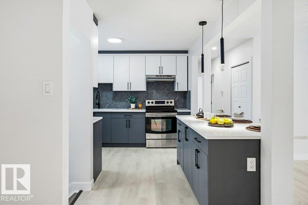 16206 83 AV NW - Photo 5 of 53, Edmonton, Alberta