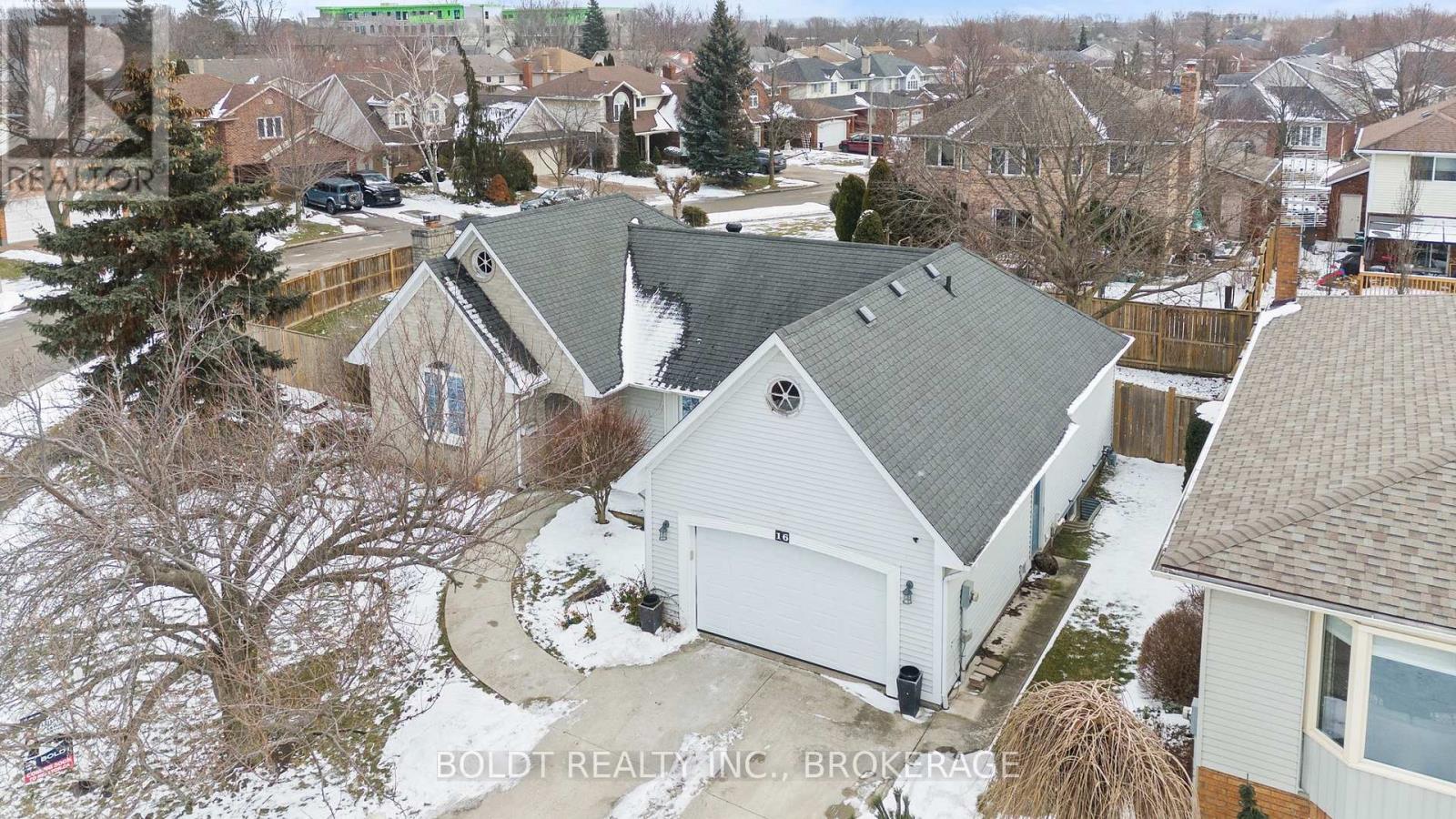 16 Stoney Brook Crescent