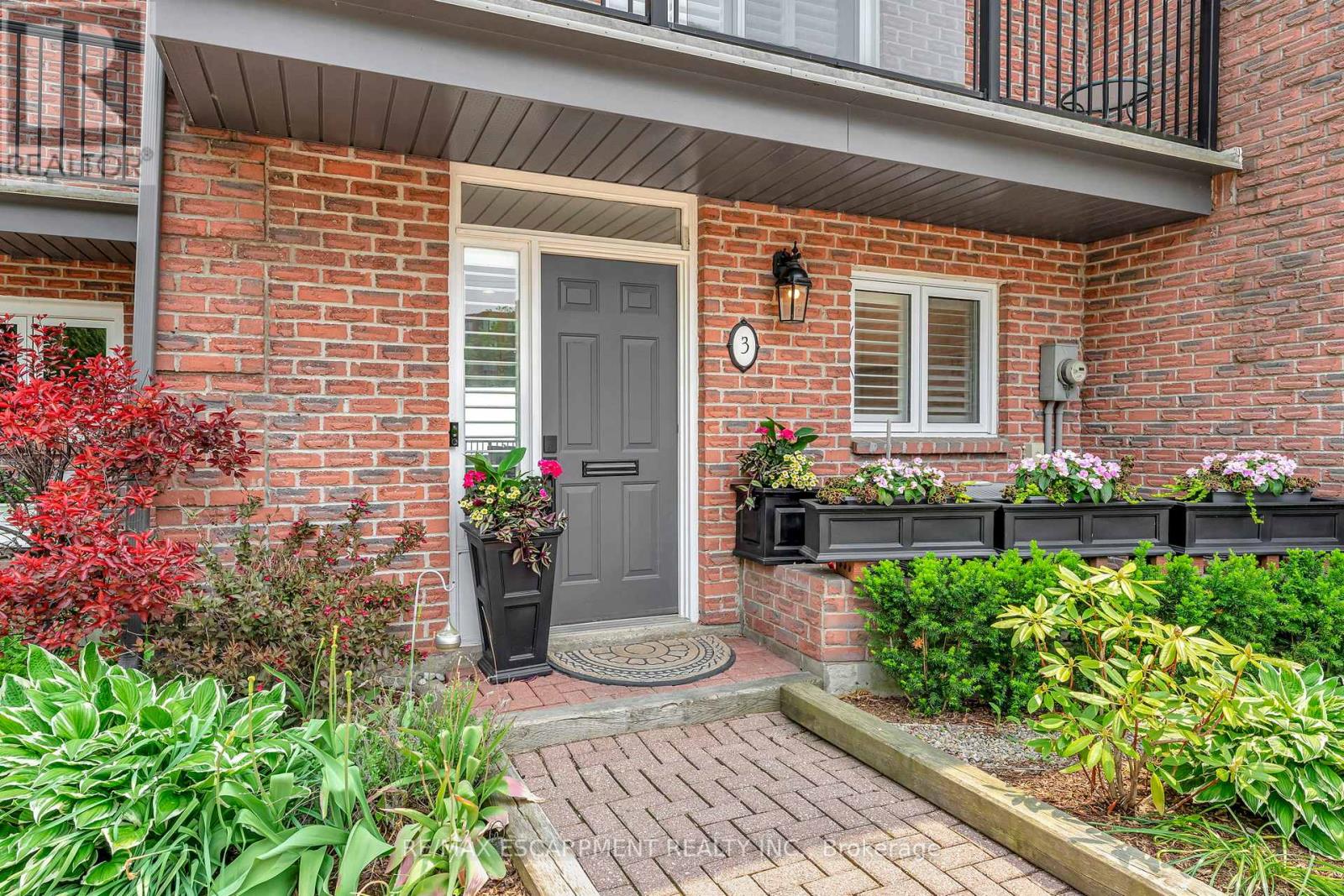 #3 2136 OLD LAKESHORE ROAD - 3
