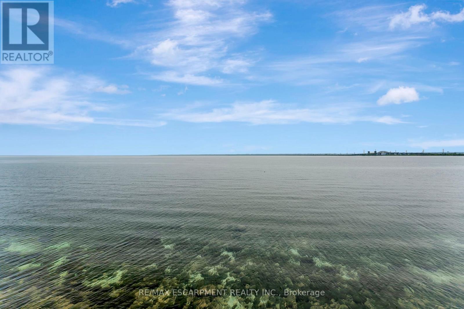 #3 2136 OLD LAKESHORE ROAD - 40