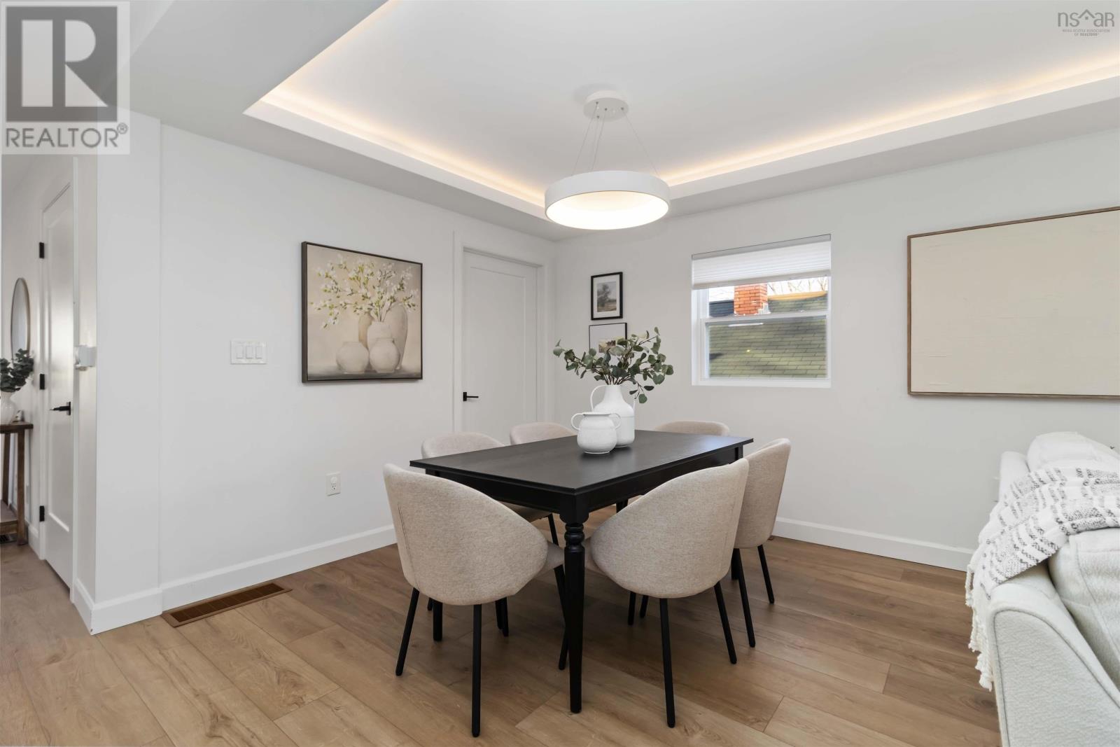 Property 20 of 49 of 23 Oakdale Crescent