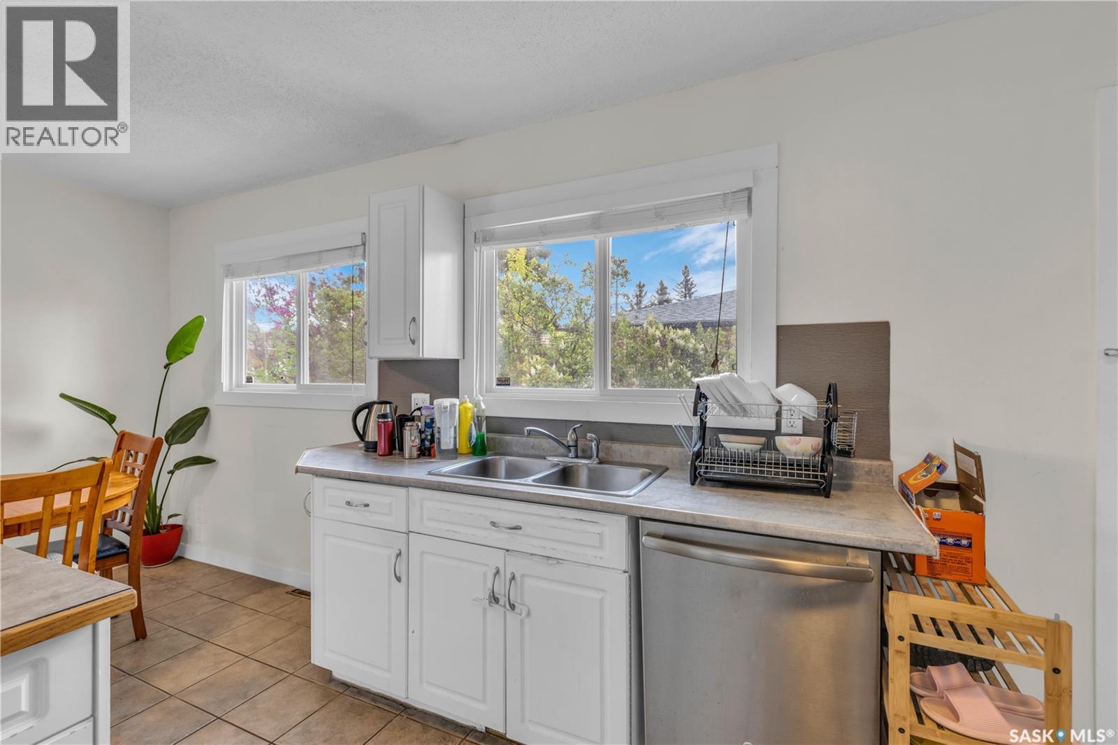 1308 Preston AVENUE S - 10