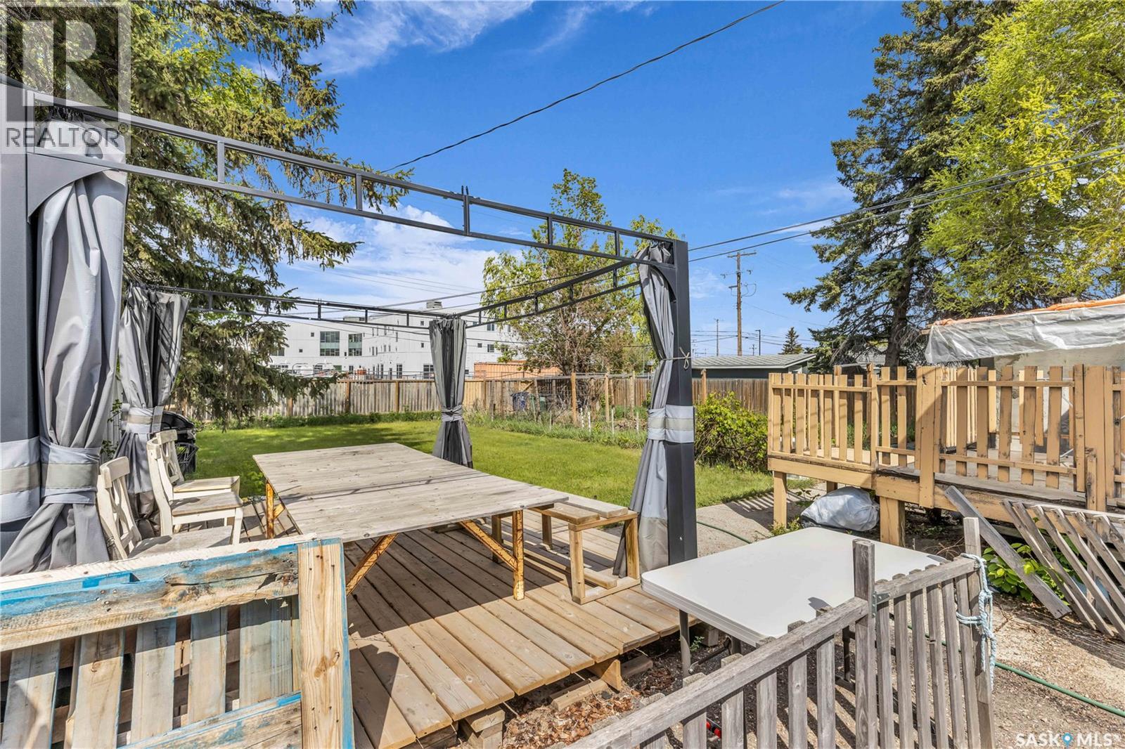 1308 Preston AVENUE S - 34