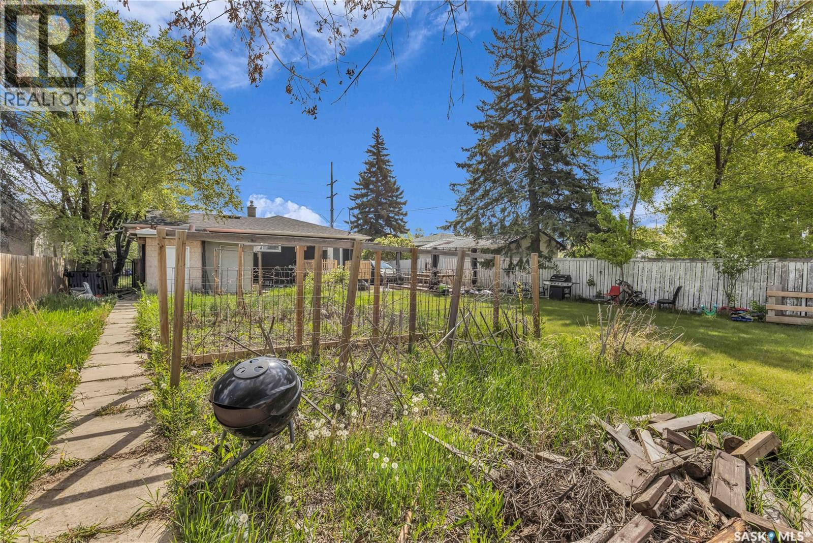 1308 Preston AVENUE S - 38