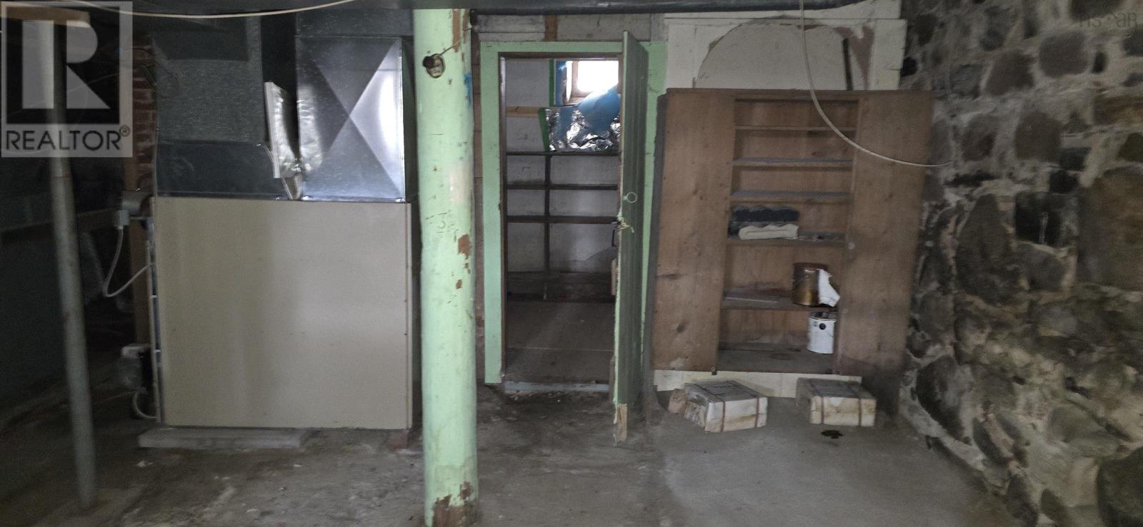 Property 32 of 33 of 1618 King Street