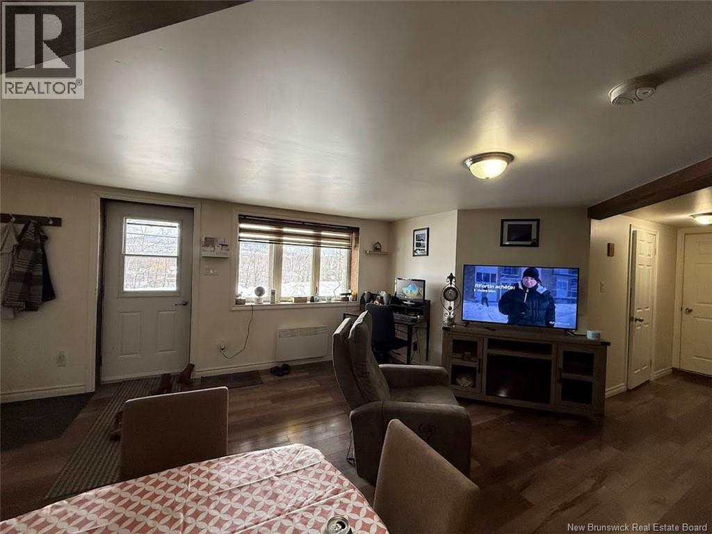 688 CANADA ROAD - 24