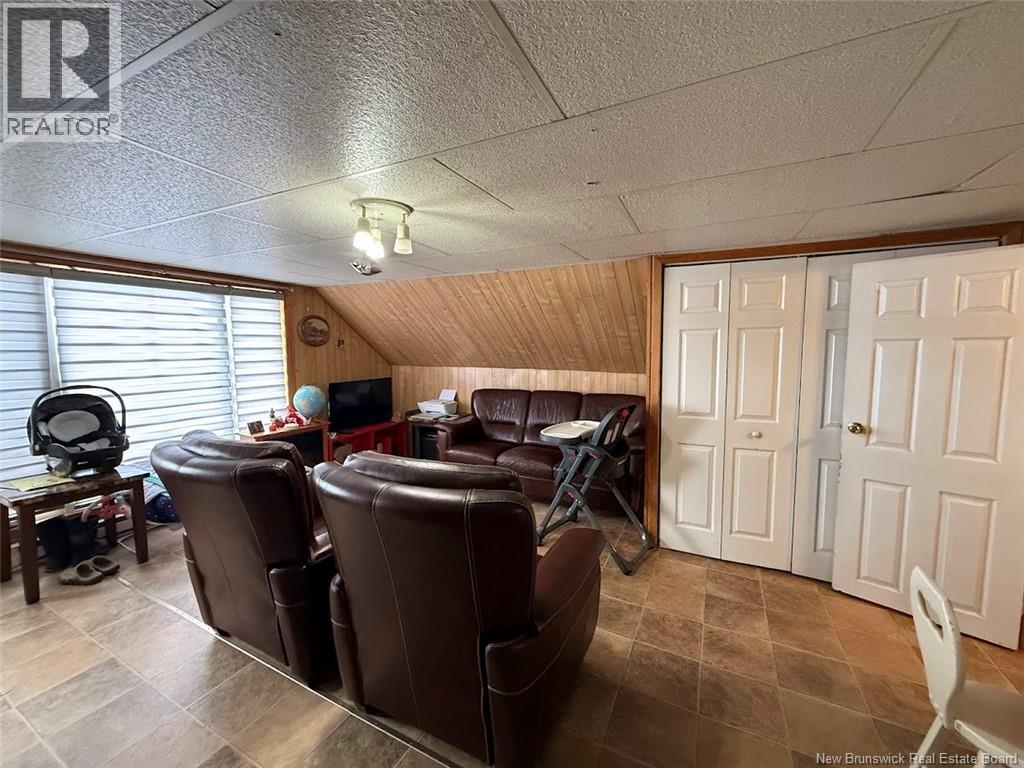 688 CANADA ROAD - 16