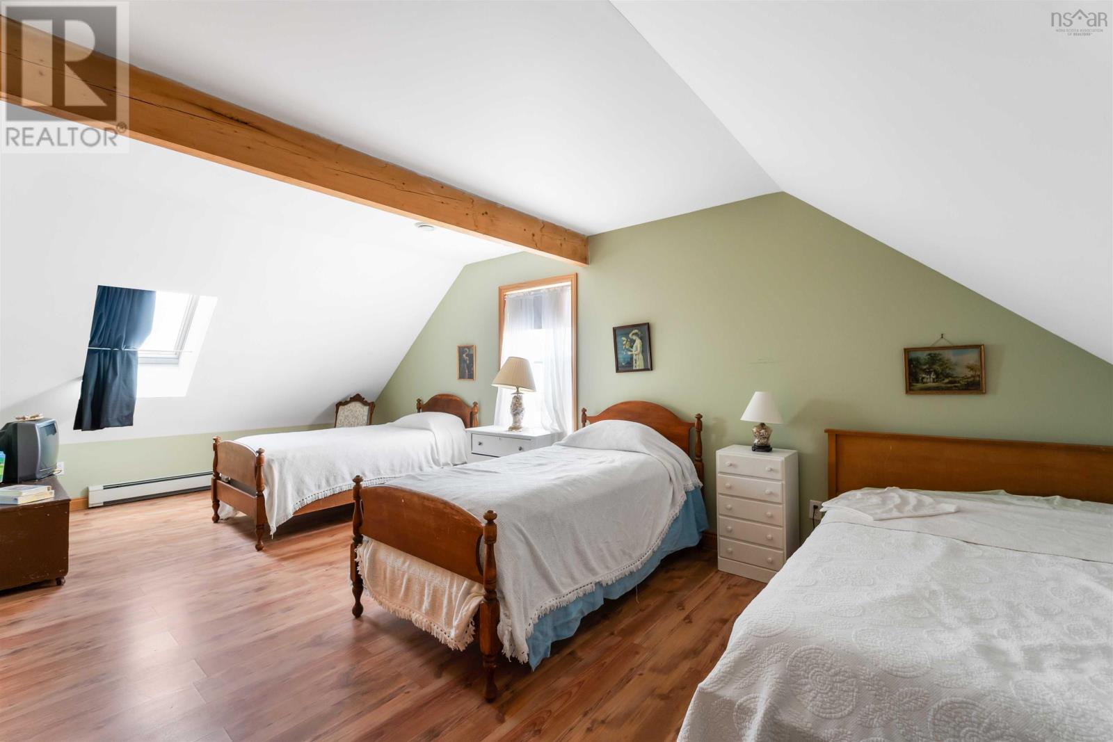 Property 32 of 47 of 885 Fort Point Road