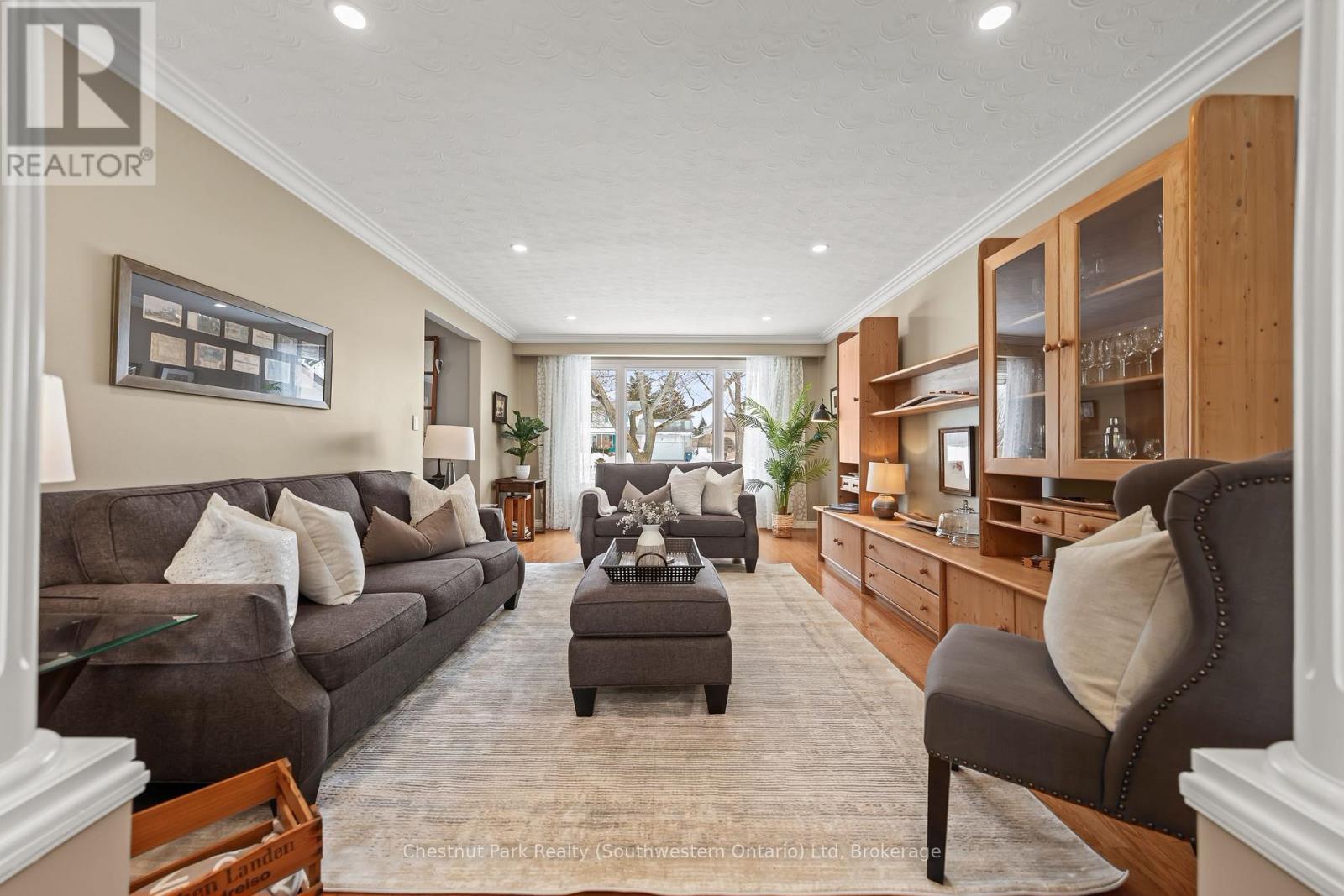 20 LATENDA PLACE - Photo 2 of 49, Guelph (Kortright East), Ontario